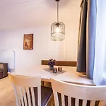 Apart Alpenland Apartment Mayrhofen
